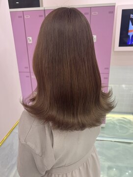 ゲーム バイ アランスミシー 横浜(GAME by Alan Smithee) ダブルカラーミルクティーベージュカラーケアブリーチハイトーン