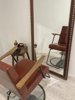 コキリ(kokiri)の写真/《辻堂駅×隠れ家サロン》豊富な知識と技術で個々に似合うスタイルを☆2Fは半個室でお悩み相談しやすい◎