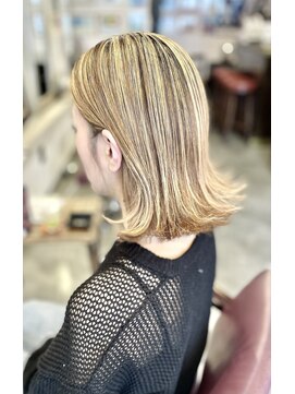 ハイトーングレージュ 外ハネ ボブ/カット/カラー/髪質改善/