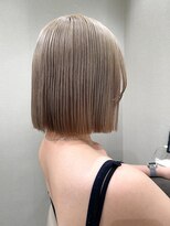 ニモ(NIMO.)&nbsp;タッセルボブ切りっぱなしボブ色素薄めカラー透明感カラー