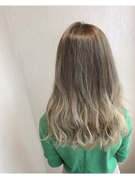 ライズ バイ レボ(RISE by REVO) 20代30代40代◎小顔 無造作カールくびれセミディ 我孫子.