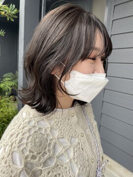 ムーム(Momb) 顔まわりスッキリレイヤーカット