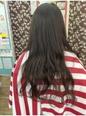 波ウェーブの毛先を内巻きヘアセット