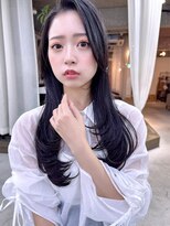 インビテーション(invitation) レイヤーカット大人かわいいアッシュブラック地毛風カラー