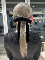 ガーデンヨコハマ(GARDEN YOKOHAMA) ヘアセットアレンジロングポニーテールタイト金箔成人式前撮り