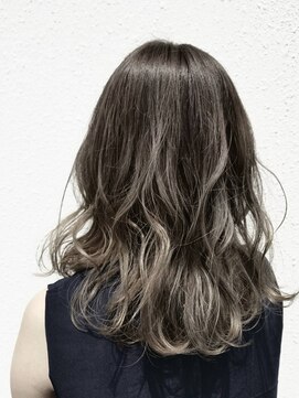 リム(LIM) プラチナグレージュカラー