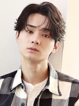 オーシャントーキョー サニー 原宿(OCEAN TOKYO Sunny) フェザーパーマコンマバングセンターパートフェザーショート