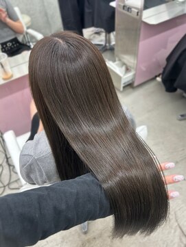 エヌアイ オモテサンドウ(ni omotesando) ほんのりオリーブベージュ♪ 赤みゼロ！透明感カラー