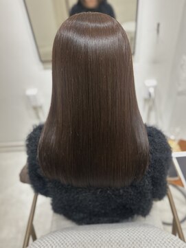 ホワイト(WHITE) 縮毛矯正ロング　ナチュラルベージュ