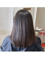 五感鷹匠 髪の診療所&nbsp;光を集めるショコラブラウンの艶セミロング