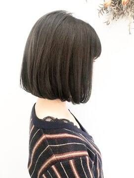 ヴィッカエコル (vicca 'ekolu) 《'ekolu 横山》ナチュラルワンカールボブ