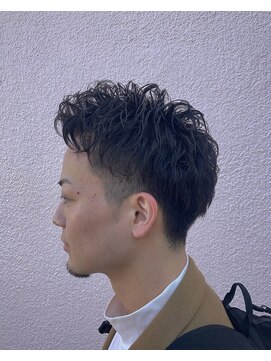 ルート(root) センター分けマッシュクセ毛風パーマ