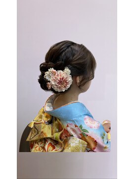 ヘアープロデュース ラピセット 松山(Lapset) 20代成人式卒業式向け♪ナチュラルカラー編み込みシニヨン