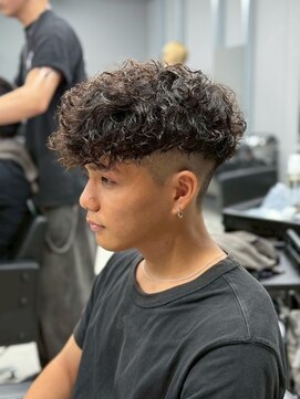 リッチブランドアンドコー 守口店(Rich Brand&Co) スペインカール ハイライトカラー　メンズカット　メンズパーマ