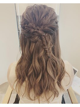 アールサロン アオヤマ(Rr SALON AOYAMA) 土っぽハーフアップ