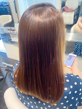 美容室フルール 20代30代40代髪質改善カラーアッシュベージュ艶感ストレート