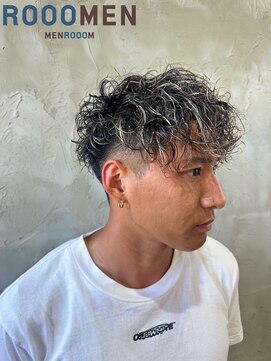 ルーメン 岐阜(ROOO MEN) メンズツイストスパイラルパーマ×シルバーホワイトハイライト