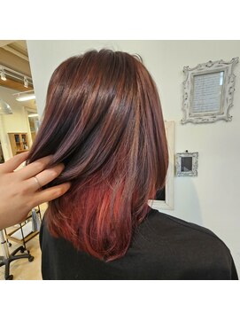 レスタ(ReSTA.) 赤髪ミディアムヘア