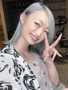 ブレイズヘアー(BLAZEhair) 【他店修正】ホワイトシルバー×ブリーチ2回