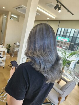 ミラシィ 成田(Mirashy) ハイライトカラーミルクティーベージュレイヤーカット