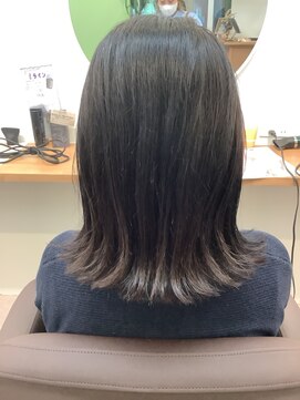 アノー(anneau) 大人の切りっぱなしロブ