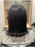 外ハネ切りっぱなしボブ