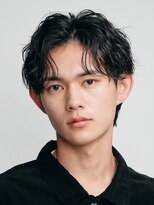 フィフスパーク(fifth PARK)&nbsp;渋谷フェザーパーマfifthセンターパートメンズパーマ毛流れ色気