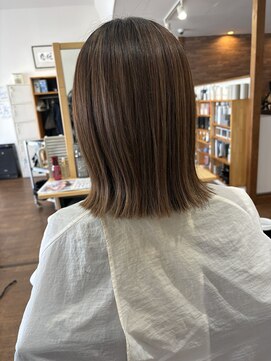 エヌ(N) 中明度ハイライト