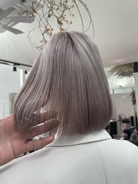 シェリ ヘアデザイン(CHERIE hair design) ホワイトグレー