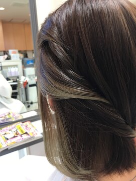 キュアハウス 青い鳥 さりげないインナーカラー