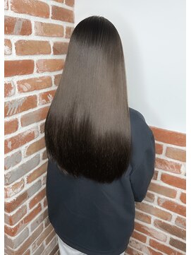 エニー 栄(Any) 艶感たっぷりのグレージュ♪簡単ストレートヘア♪