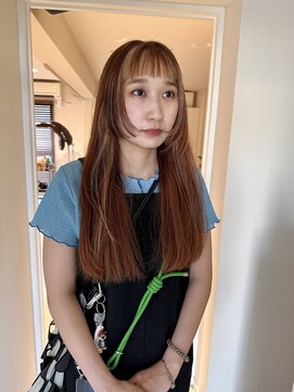 ユイル(Uil) 小顔前髪顔周りレイヤー× ブリーチカラー デザインカラー