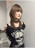 大人っぽい美人ウルフ