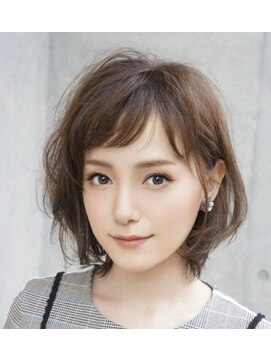 ルシア(LUCIA) レイヤースタイル/ミディアム