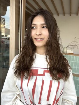 キキ(KIKI) ウェービーパーマ