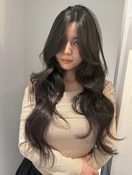 流れるカーテンバングと大ぶりLayer