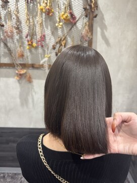 透明感オリーブブラウンカラー