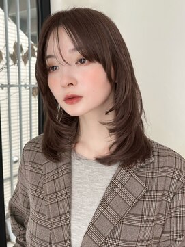 ローネス(LONESS) 柔らかく動くレイヤーカットと透明感ベージュ