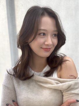 バレット 福岡天神(VALETTE) 大人っぽく上品なミディアムレイヤー