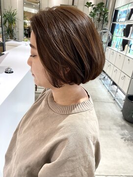 ステア ケース(stair case) 大人ショート/ショートボブ/白髪ぼかしハイライト/銀座/武蔵小杉