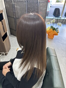 ゴートヘア(GOAT hair)の写真/白髪ぼかし、グレイカラーが得意。髪質改善カラーで白髪予防＆魅せるツヤ髪へ。