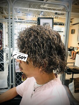アルファベットシーガム(C gam) サーファーみたいなスパイラルパーマ