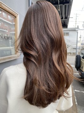 キュオンシア(CUEON. ciea) ふわっとレイヤー×ラベンダーベージュ