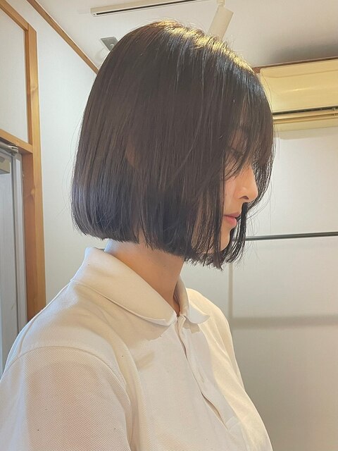 丸みショートヘアピンクベージュカラーミルクティーベージュ