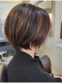 トップに丸みを出してふんわりハイライトカラーで立体感をプラス