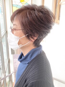 トップヘアー 大元店(TOP HAIR) 30代40代50代60代耳だしショートステップボーンカット【つばき】