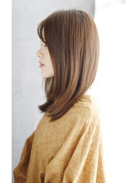 シュシュット(chouchoute) 美髪質改善ホワイトブロンドワイドバングイメチェン外ハネボブ66