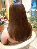 縮毛矯正 サラツヤヘアオリーブベージュ ストレート
