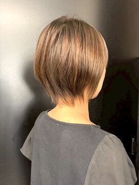 びゃんびゃん 浅水本店 小顔に見せるショートヘア/クラゲヘア/ココアベージュ/レイヤー