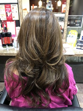 サロンドジュネ(salon de JUNE) 艶々カールロング